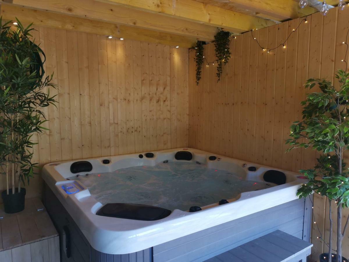 Domaine Lvd Avec Spa, Bois Et Riviere Privee La Bloutiere Eksteriør billede